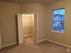 Building Photo - 3308 Kresge Ln