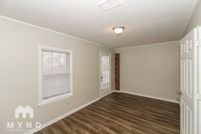 Foto del edificio - 4586 Leash Ln