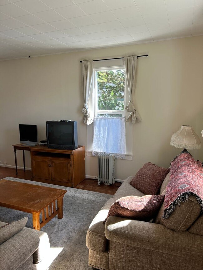 Foto del edificio - Charming 4-Bedroom Home Near Cal Poly Humb...