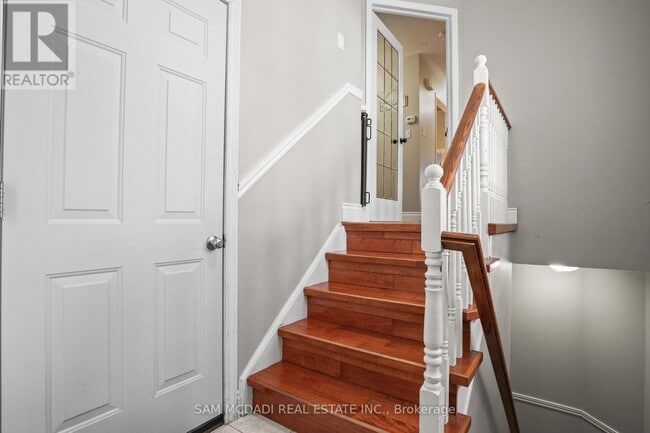 Photo du bâtiment - 1073 Gabriel Pl