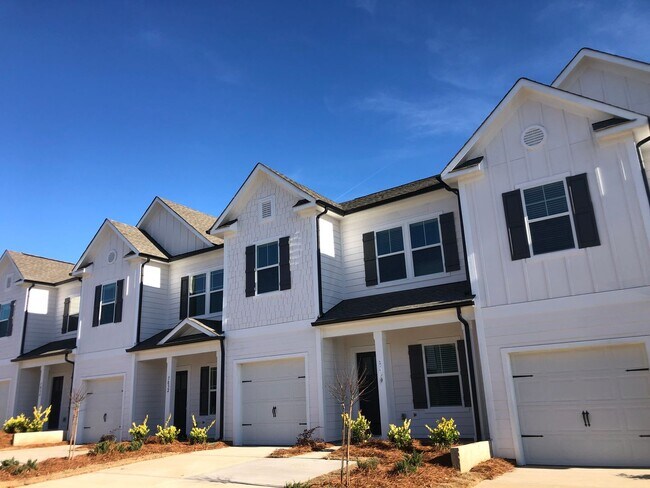 LOCATION! BEAUTIFUL 3BD/2.5BTH Townhome - ... - LOCATION! BEAUTIFUL 3BD/2.5BTH Townhome - ...