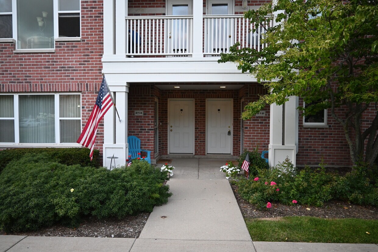 Primary Photo - 214 55th St