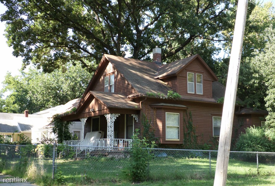 3 br, 1 bath House 1151 SW Medford Ave House for Rent in Topeka, KS