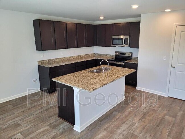 Building Photo - 7210 Winterberry Cir