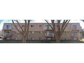 Building Photo - 901 Pearl Ave