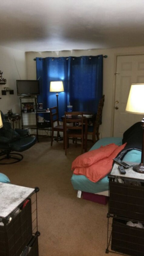 Foto principal - 1701 Blossom Ln
