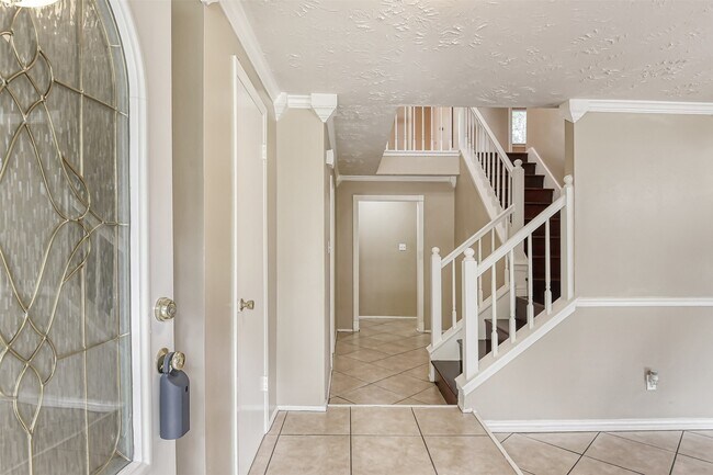 Building Photo - 45 Coralberry Rd