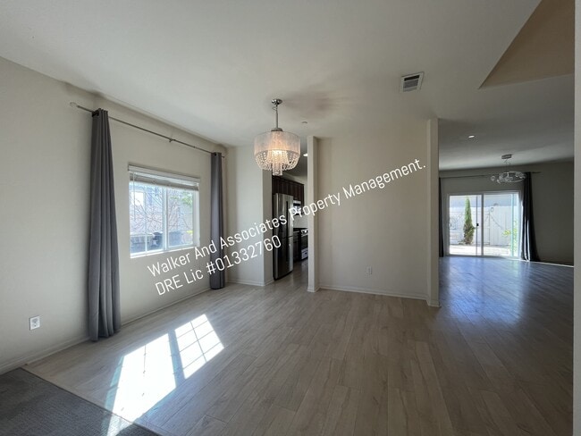 Building Photo - 1511 Irving Ln