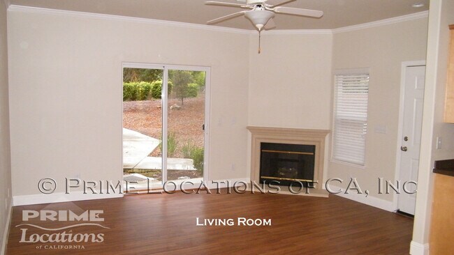 Building Photo - Best value 3 bedroom condo with attached garage