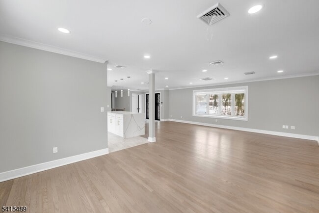 Building Photo - 475 Cedar Ln