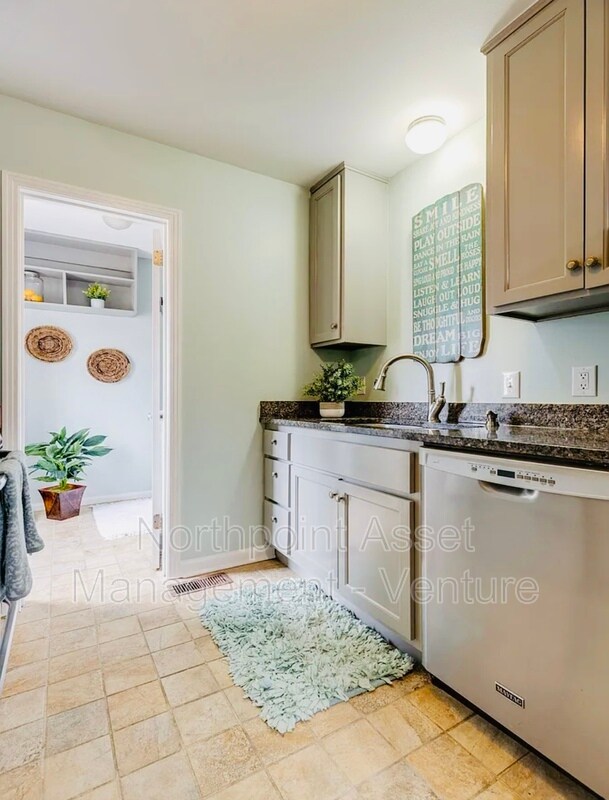Building Photo - 5125 Manorwood Ct