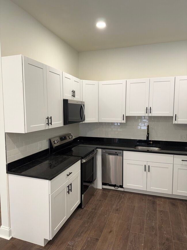 Building Photo - 2028 Druid Hill Ave