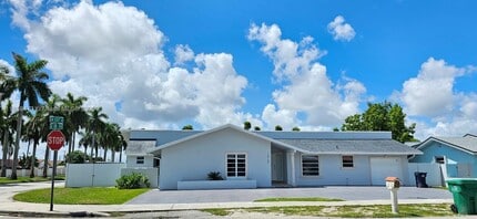Building Photo - 13700 SW 18th Terrace