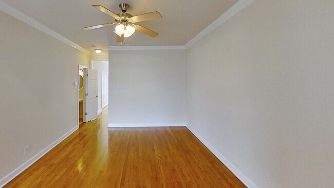 Building Photo - 1013 McKenna Dr
