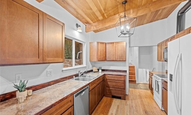 Foto del edificio - 616 117th St S