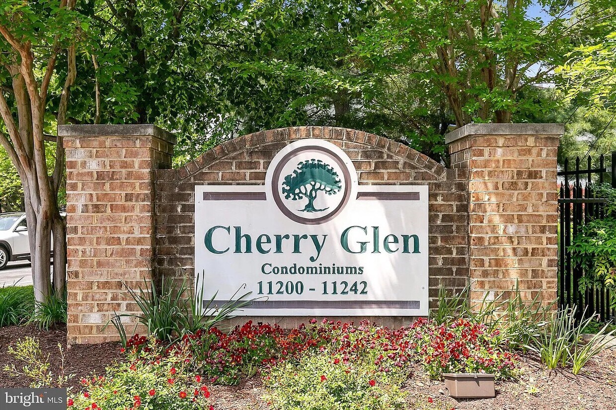 Foto principal - 11216 Cherry Hill Rd