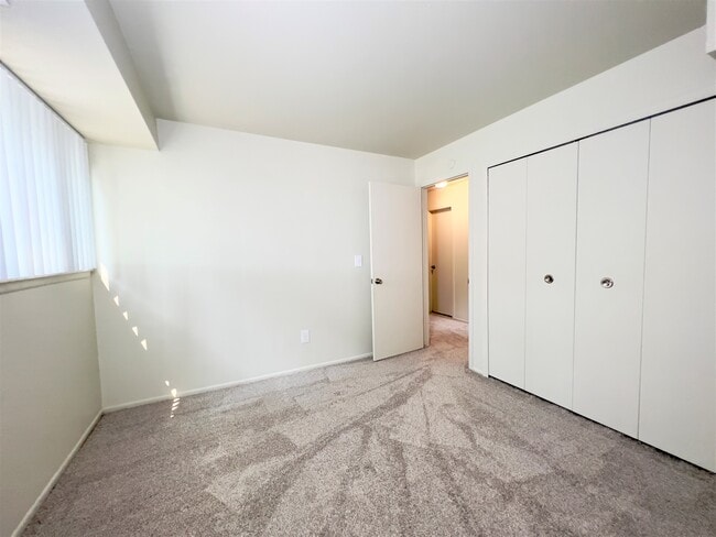 2BR, 1BA - 900 SF (Bedroom 1) - Park Hill Apartments