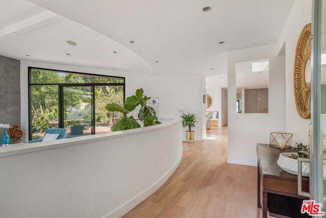 Foto del edificio - 874 N Norman Pl