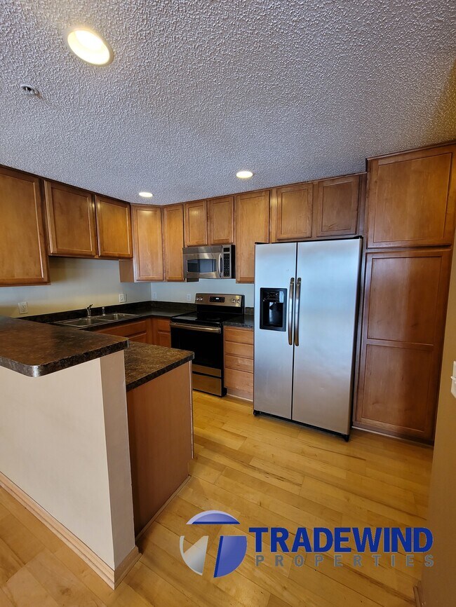 Building Photo - 4800 Underwood Ln N