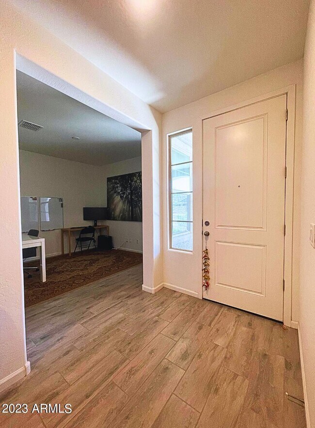 Building Photo - 2043 N Vega Ct