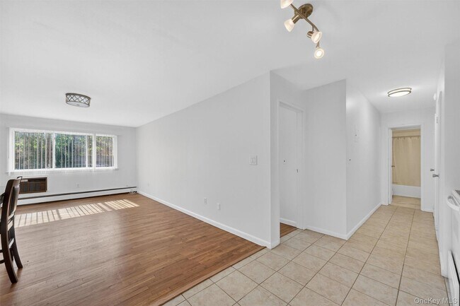 Foto del edificio - 810 Blooming Grove Turnpike