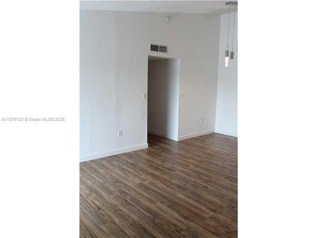 Building Photo - 468 NE 206th Ln