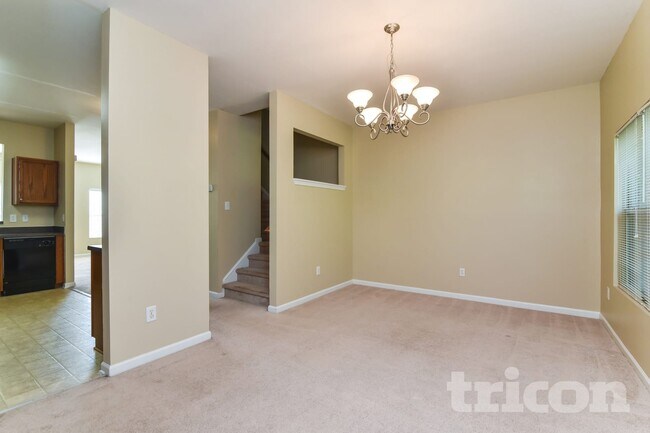 Building Photo - 1470 Knights Trail