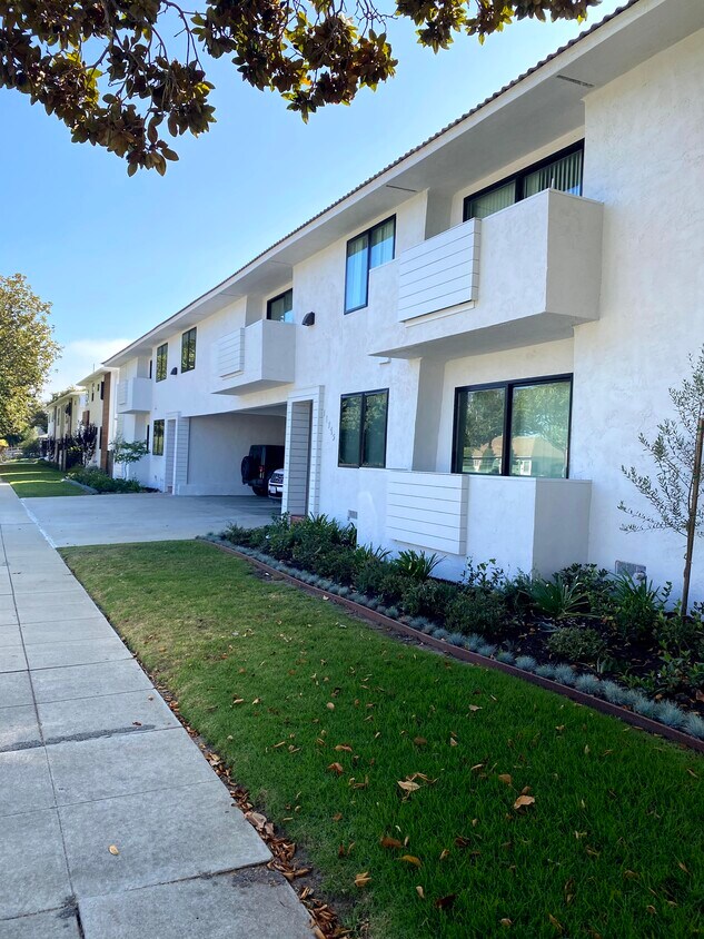 Primary Photo - 11775 Gateway Blvd