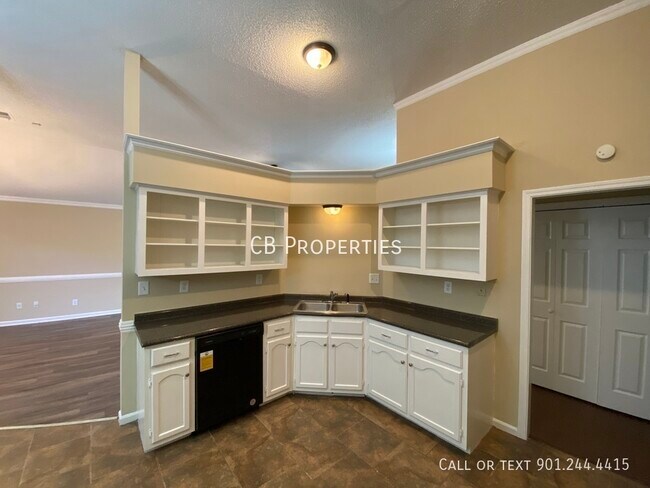 Building Photo - Cordova Home with Hardwood Floors