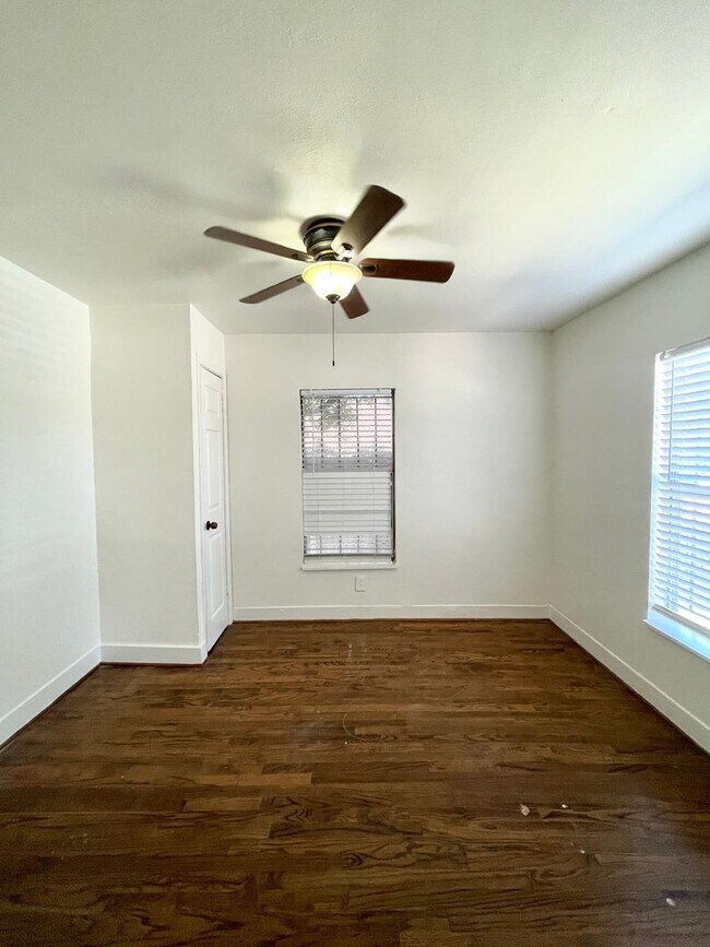 Foto del edificio - Cedar Crest Home 2 Bed, 1 Bath with Studio...