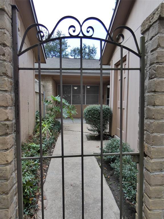 Foto del edificio - 608 Golfview Dr