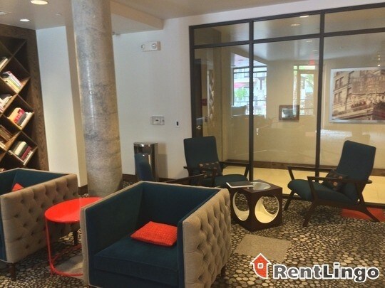 Foto del edificio - 10730 Glenora Dr