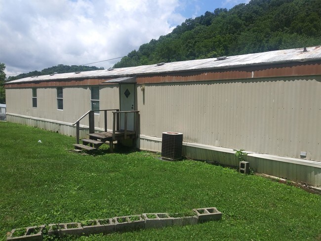 Building Photo - 330 Pole Hill Rd