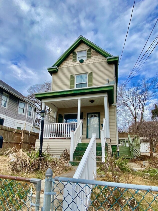Primary Photo - 3034 Glenway Ave