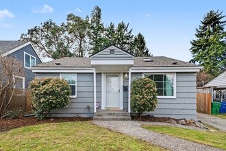 Building Photo - 7147 29th Ave SW