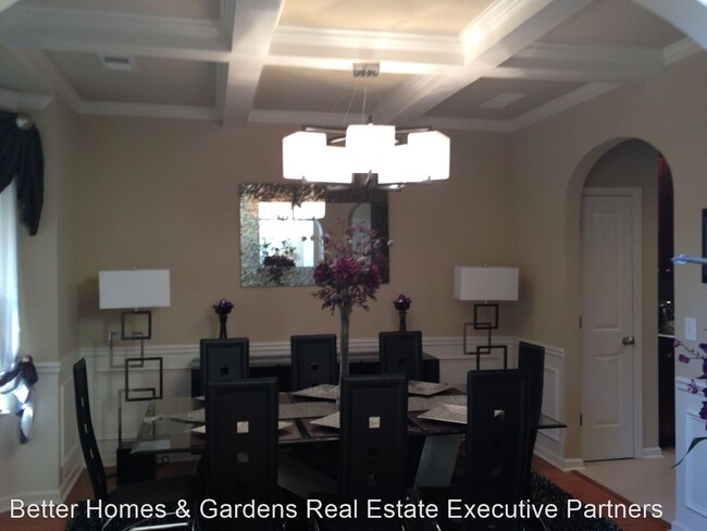 Foto del edificio - 5 br, 3 bath House - 2206 Grandwood Lane