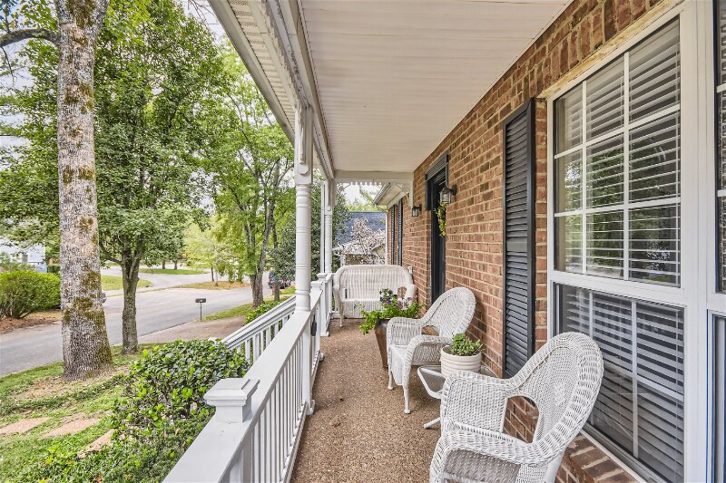 Primary Photo - 117 Southampton Ct