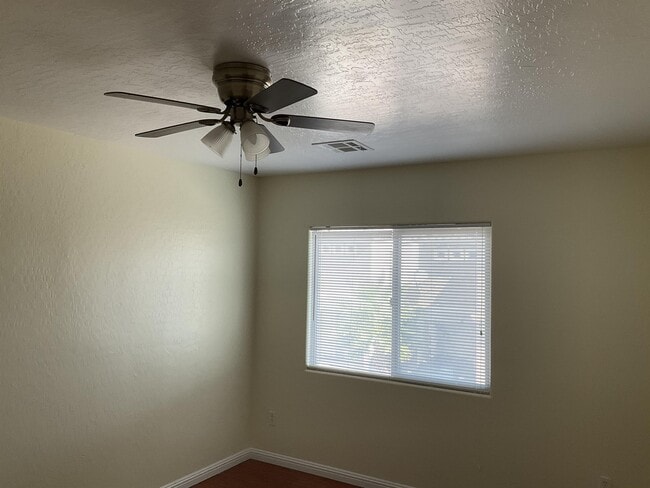 Foto del edificio - 5297 Tipper Ave