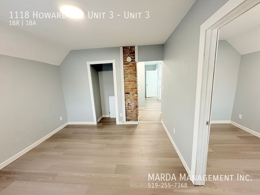 Primary Photo - NEWLY RENOVATED 1BED/1BATH UPPER UNIT- ON HOWARD + HYDRO!