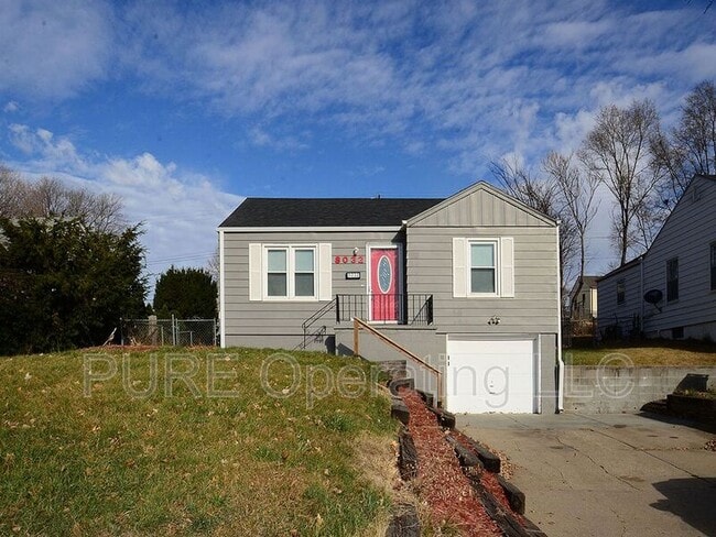 Building Photo - 8032 Park Dr