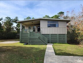 Building Photo - 57409 Brenchley Dr