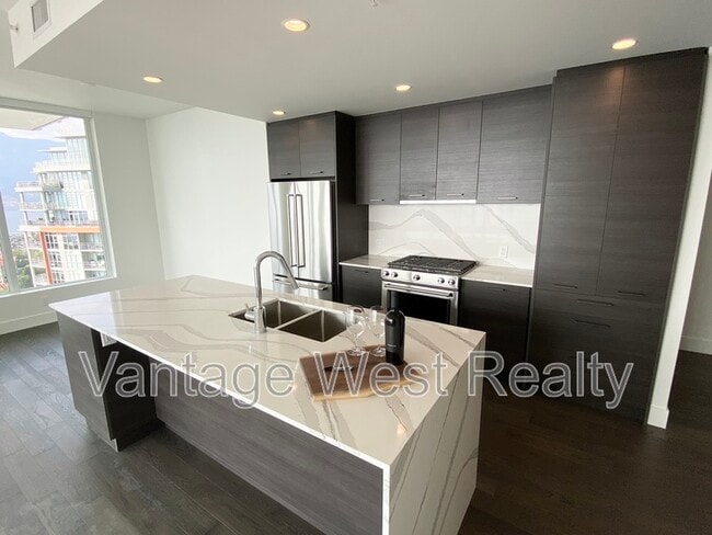 Building Photo - 1181 Sunset Dr