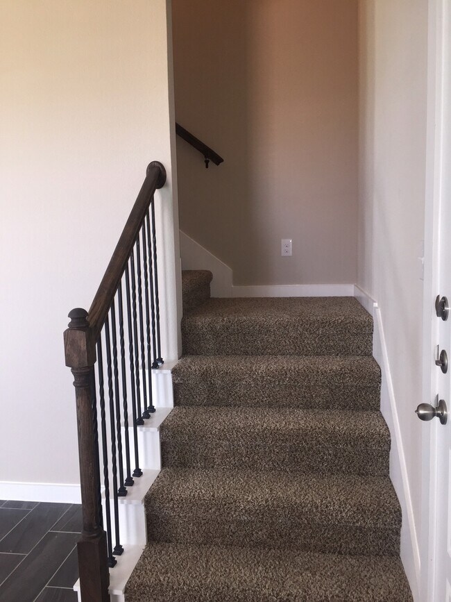 Building Photo - LUXURY 2 STORY DUPLEX LOCATED IN MIDLOTHIAN, TEXAS!