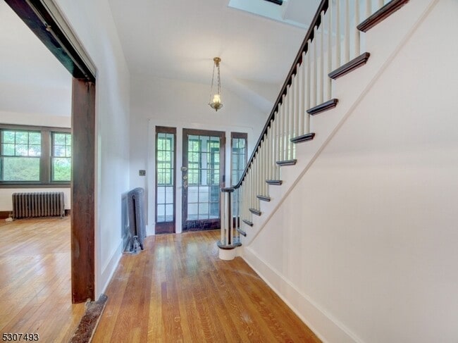 Building Photo - 449 Grove St