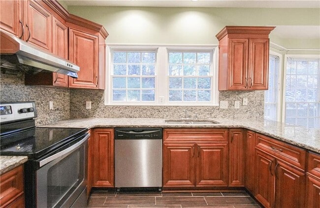 Photo - 1104 Sadlers Close House