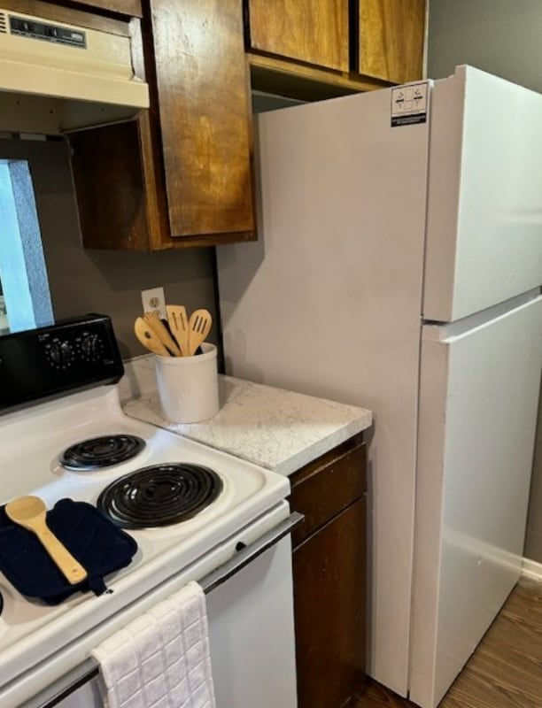 Building Photo - 120 S Las Vegas Trail