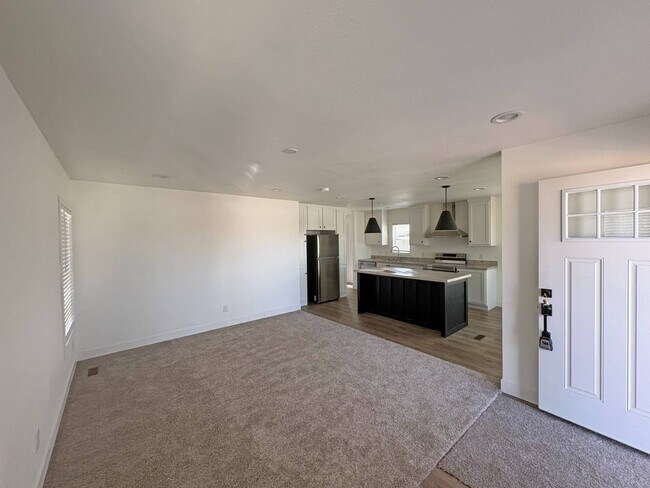 Foto del edificio - 1700 S State St