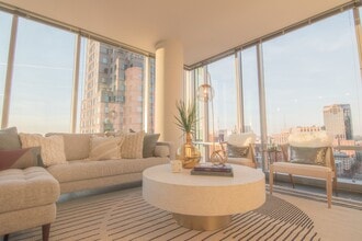 Building Photo - 511 Faye