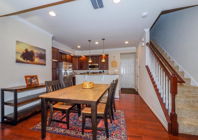 Foto del edificio - 1319 Cheswick Ln