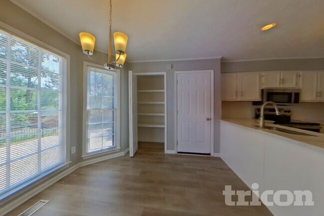 Foto del edificio - 4809 Glenwhite Dr